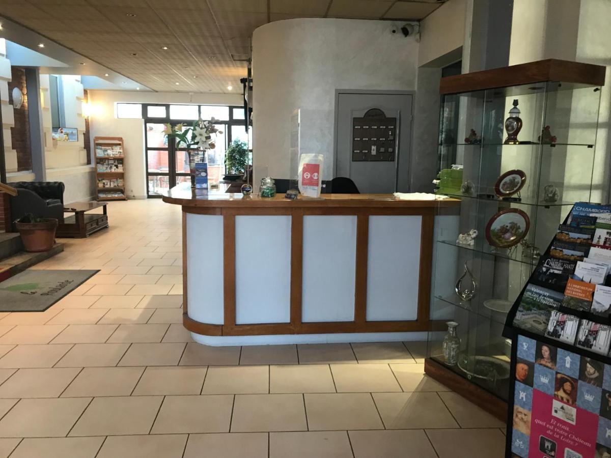Hotel Le Beau Site Gien Exteriör bild