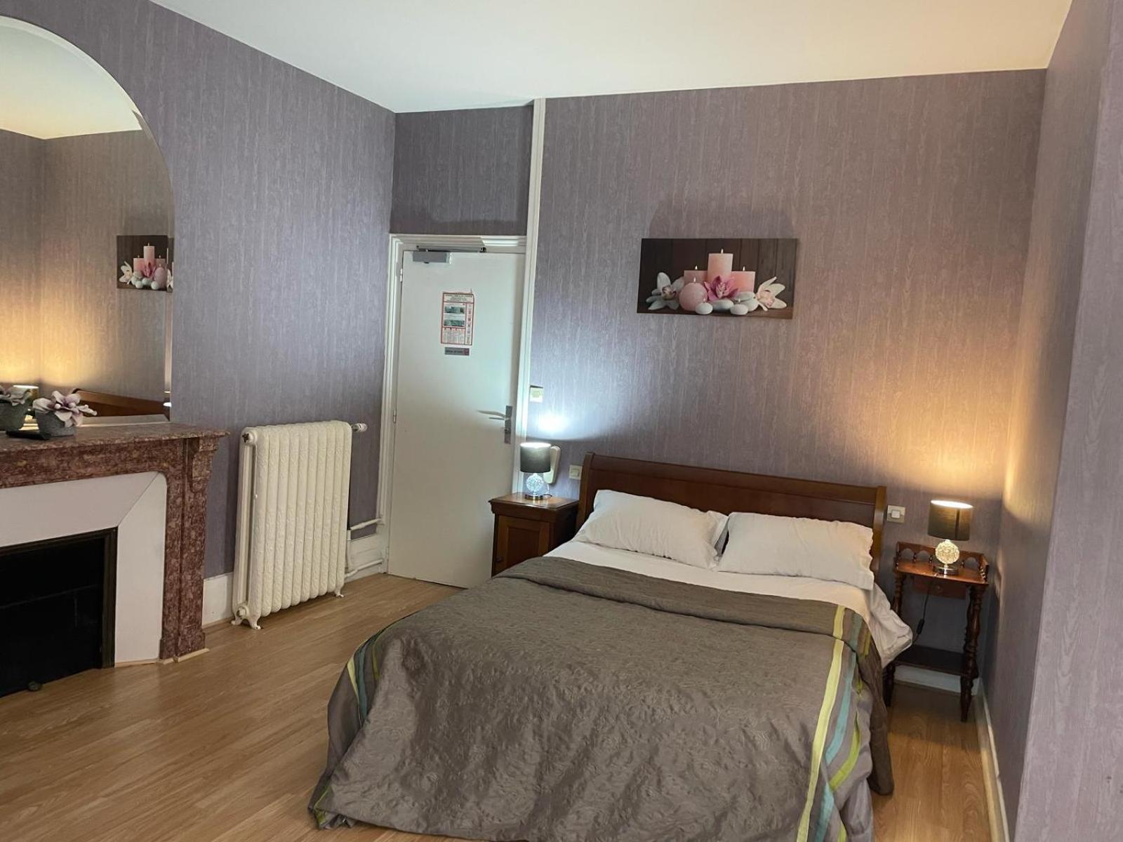 Hotel Le Beau Site Gien Exteriör bild