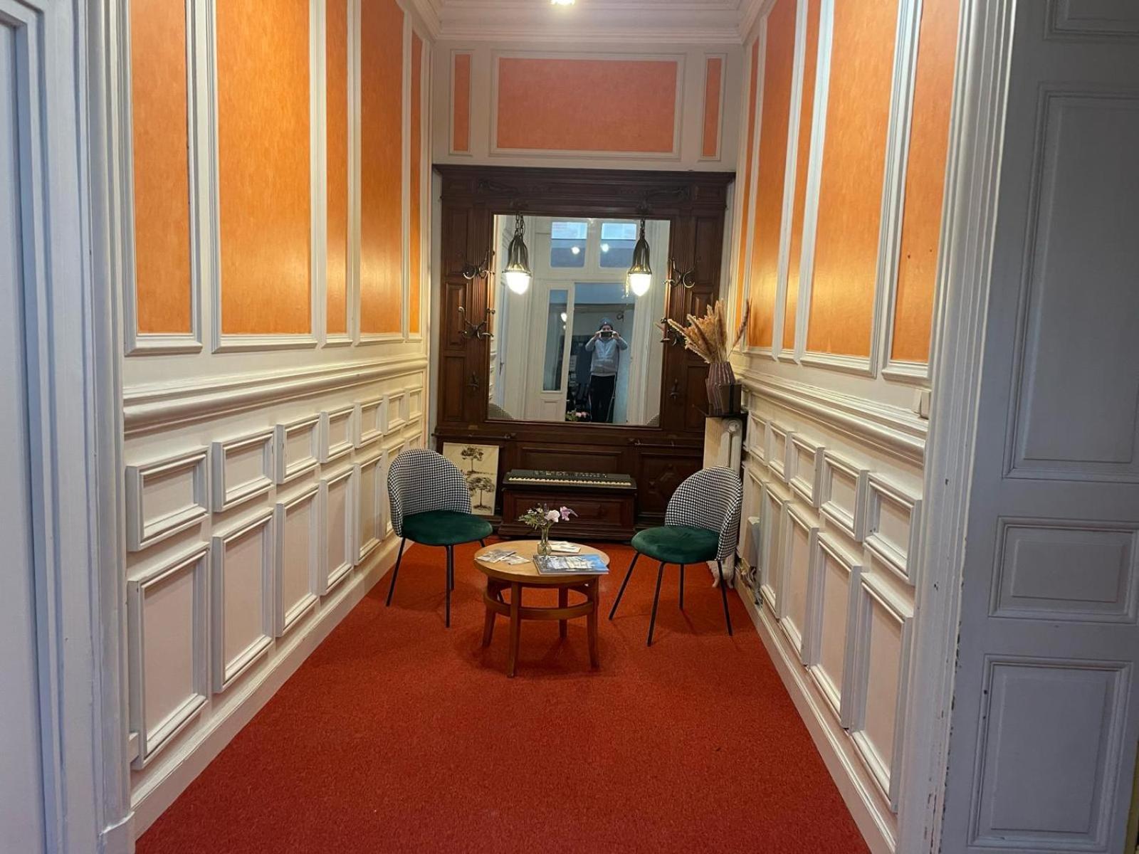 Hotel Le Beau Site Gien Exteriör bild