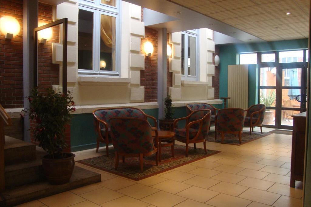 Hotel Le Beau Site Gien Exteriör bild