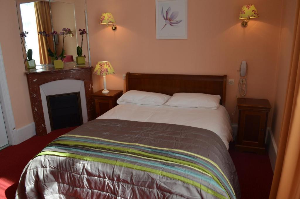 Hotel Le Beau Site Gien Rum bild