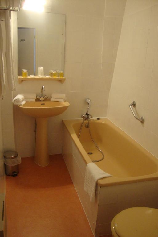 Hotel Le Beau Site Gien Rum bild