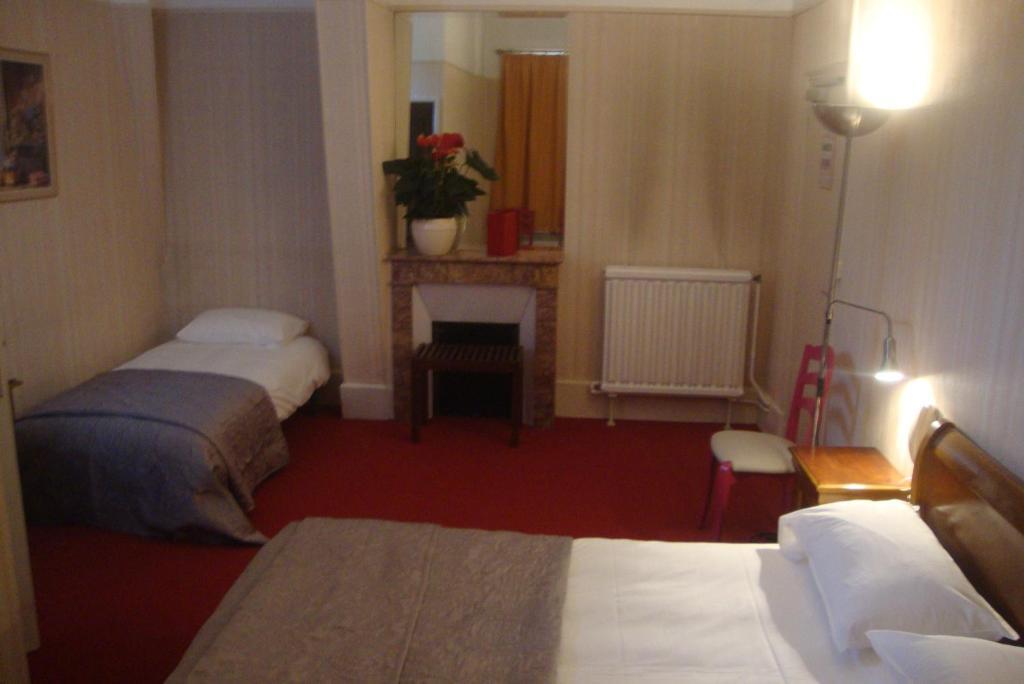 Hotel Le Beau Site Gien Rum bild