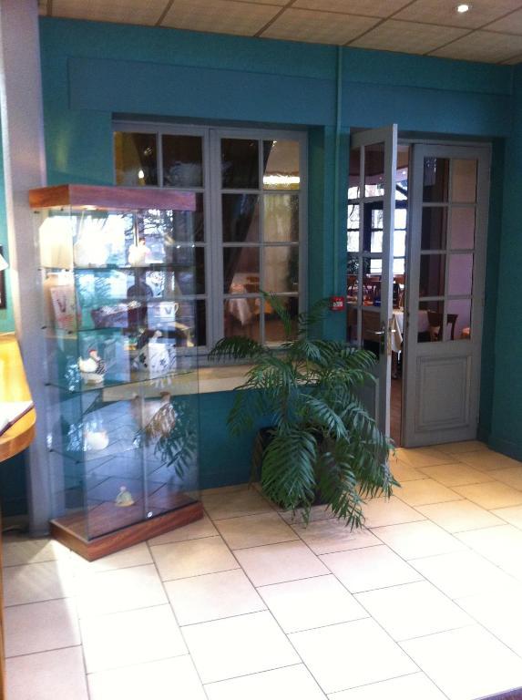 Hotel Le Beau Site Gien Exteriör bild