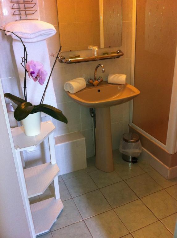 Hotel Le Beau Site Gien Rum bild
